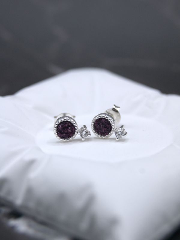 Lilla halvedelstein studs